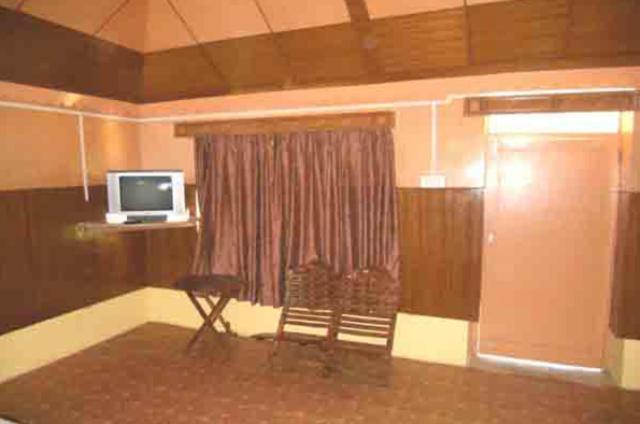 Oyo 43476 Vatika Resort Shimla Ruang foto