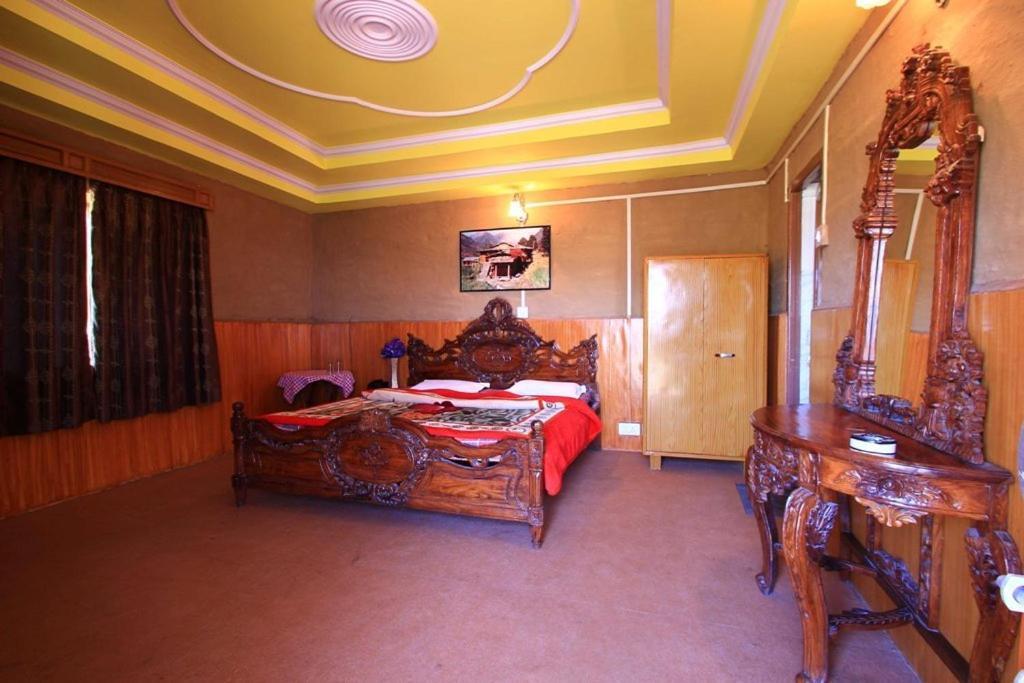 Oyo 43476 Vatika Resort Shimla Ruang foto
