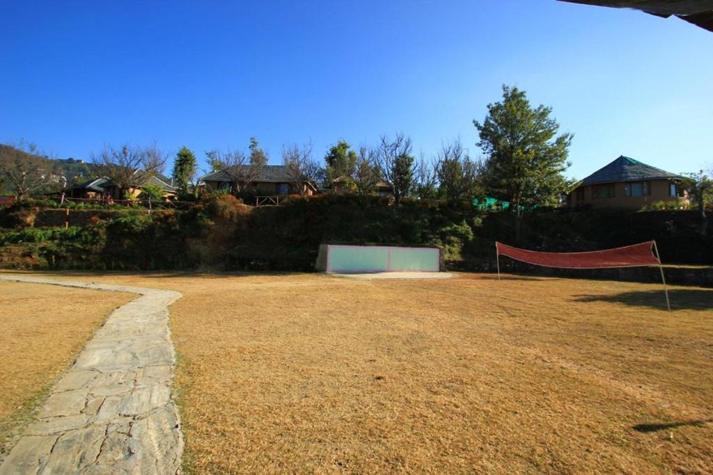 Oyo 43476 Vatika Resort Shimla Bagian luar foto