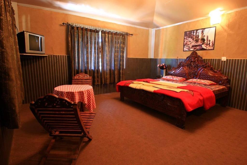 Oyo 43476 Vatika Resort Shimla Bagian luar foto