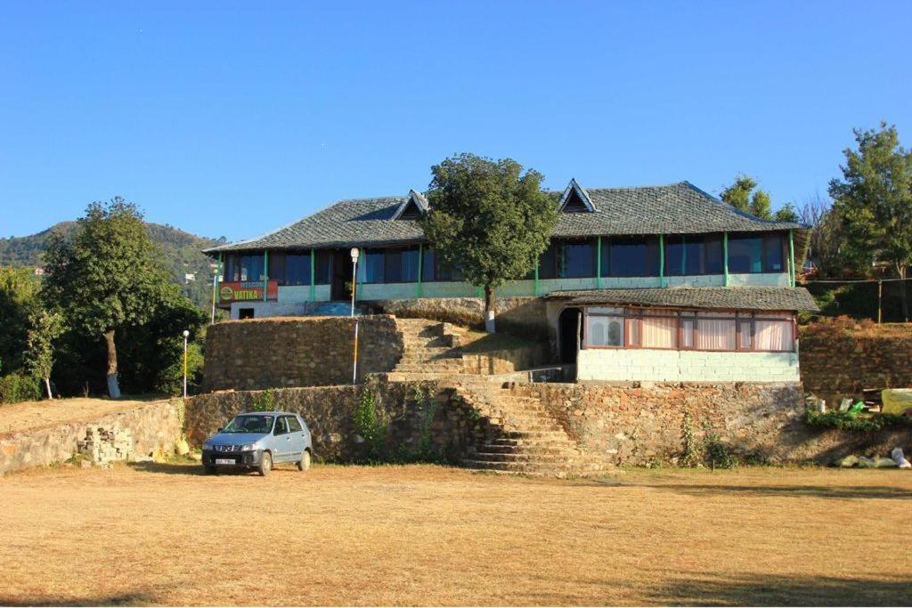Oyo 43476 Vatika Resort Shimla Bagian luar foto